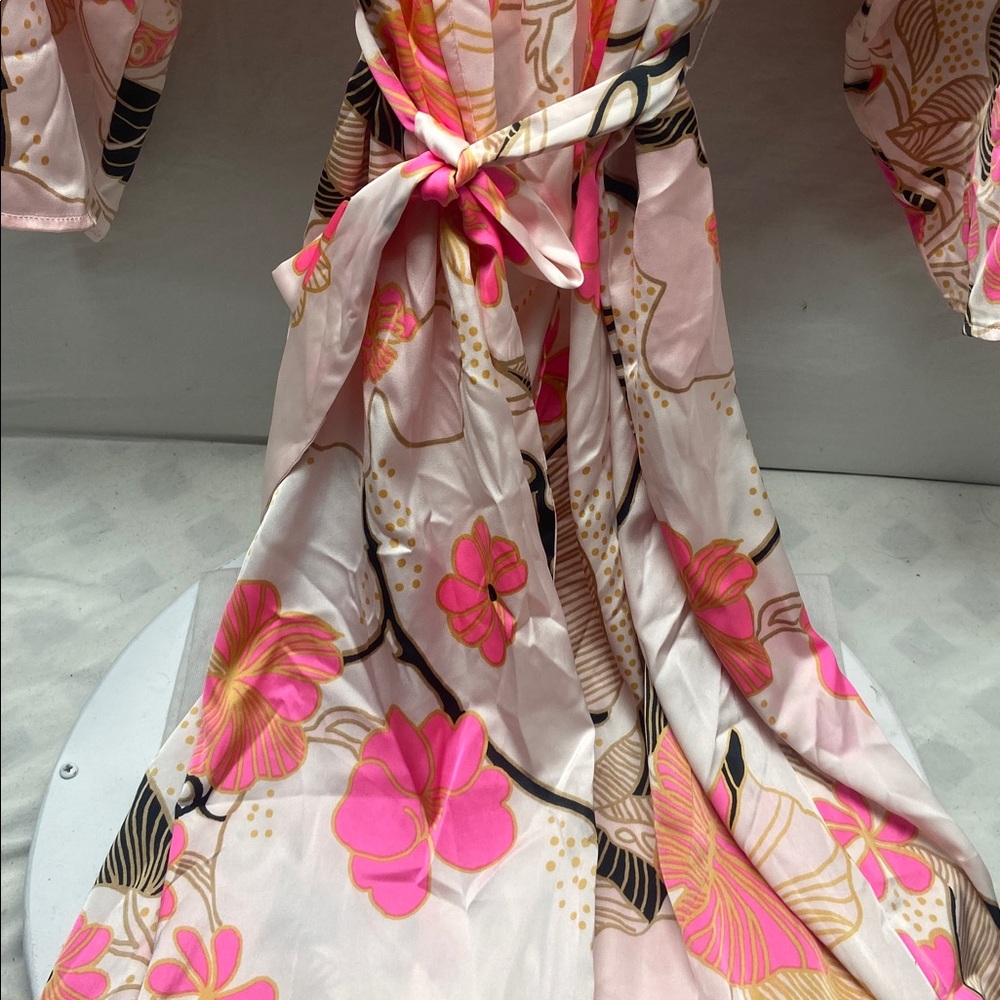 Express Pink and Gold Patterned Robe - Picture 6 of 6